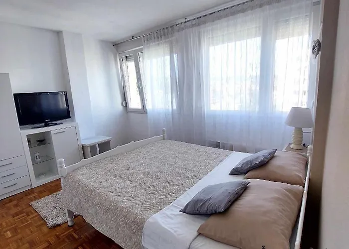 Maja דירה באניה לוקה